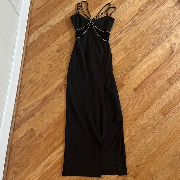 Black gown gorgeous maxi dress black dress rhinestone details - Picture 2 of 3